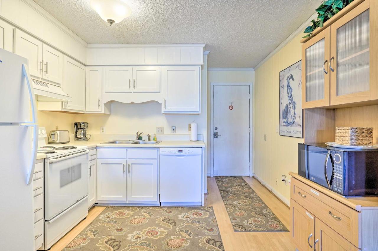 Isle Of Palms Condo With Pool Access Walk To Beach! Bagian luar foto